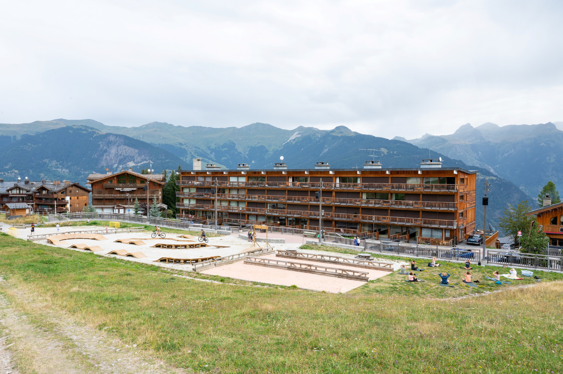 courchevel-instapades-studio-t-2028-09-05-667