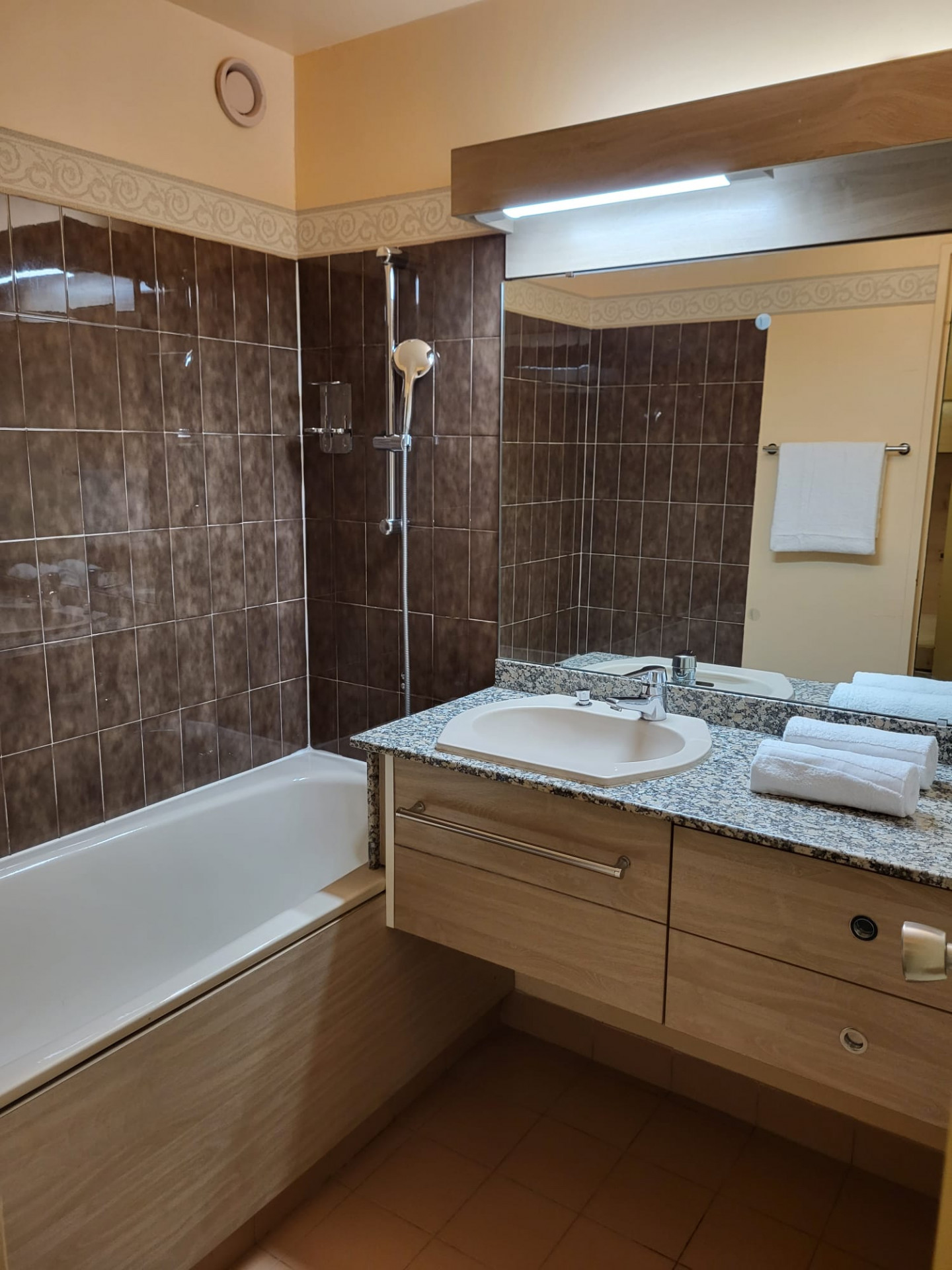 image00017.jpeg image00017.jpeg