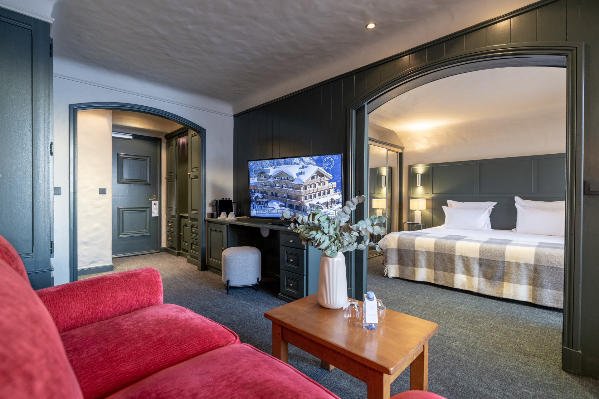 grandhotelcourchevel_creditphotocolastudio_1.jpg