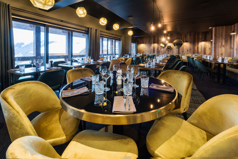 Restaurant la Cheminée - Vue de la salle et de la terrasse