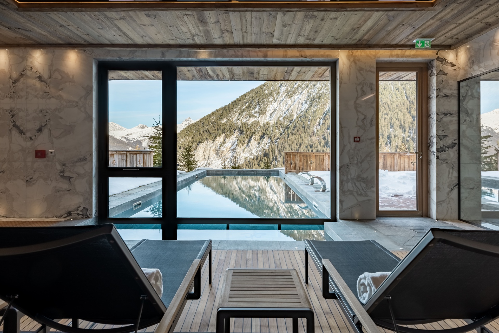 courchevel-ultima-collection-hiver-2025-12-01-2-2-271068 courchevel-ultima-collection-hiver-2025-12-01-2-2-271068