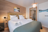 _lv_images__lot_0074061856_12_2600426