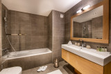 pg-whistler-lodge-b05-009-2899949