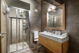pg-whistler-lodge-b1314-084-2908538