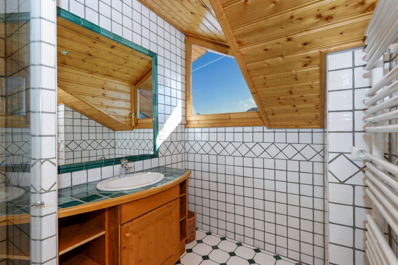 _clients_227312003_photos_14k_1680787