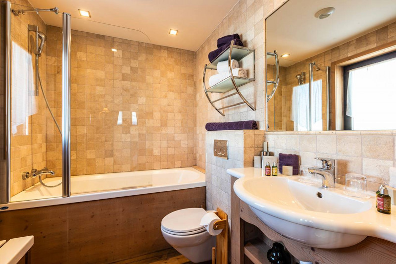 _clients_227312003_photos_241j_720918