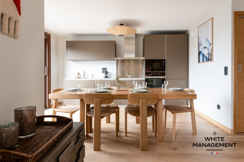 _lv_images__lot_0000000001_01_1374392