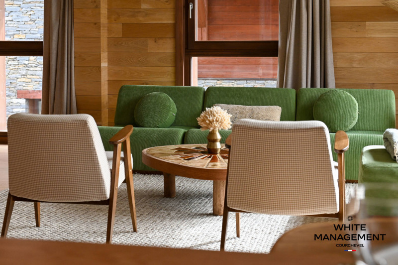 _lv_images__lot_0000000001_05_1205012