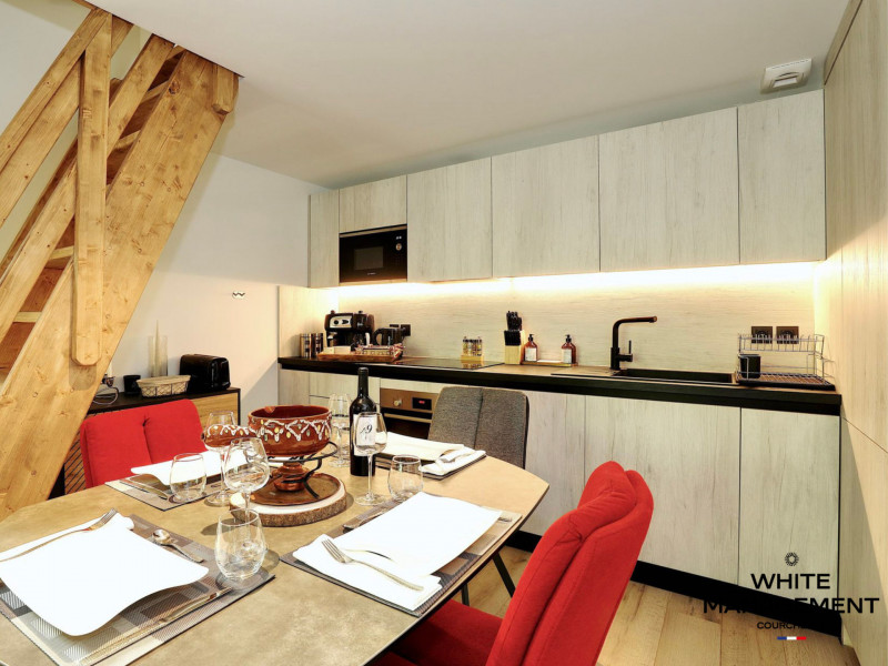 _lv_images__lot_0000000003_02_1716948