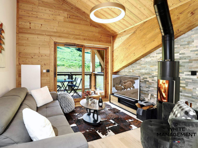 _lv_images__lot_0000000003_03_424114