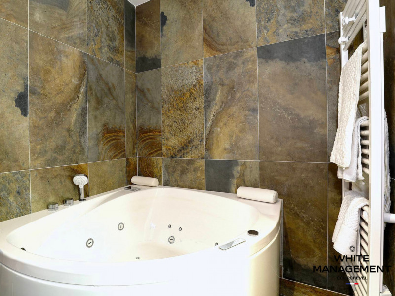 _lv_images__lot_0000000003_07_1391741