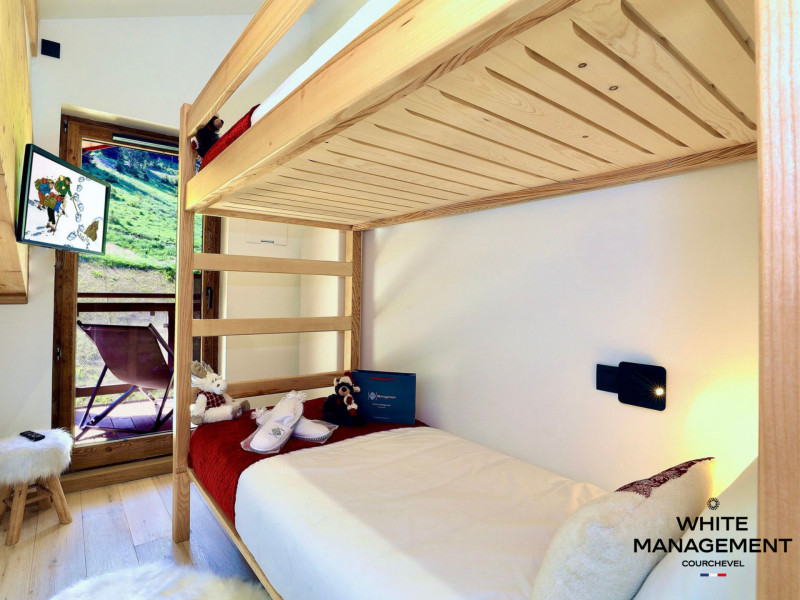 _lv_images__lot_0000000003_09_1716955