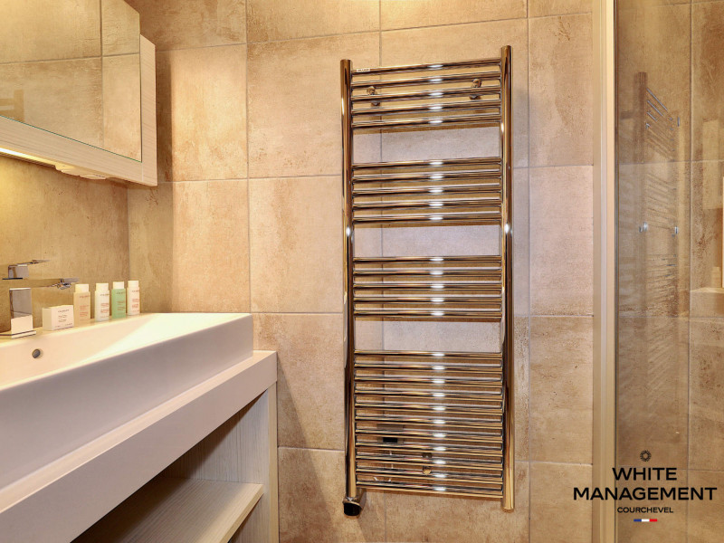 _lv_images__lot_0000000008_09_722454