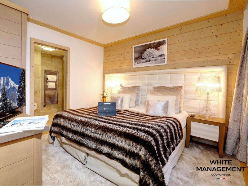 _lv_images__lot_0000000009_04_1205269