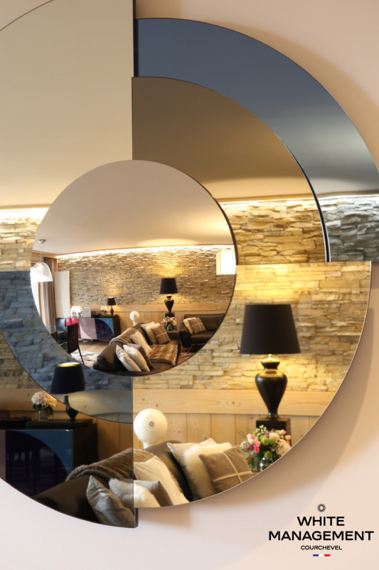 _lv_images__lot_0000000010_03_280525