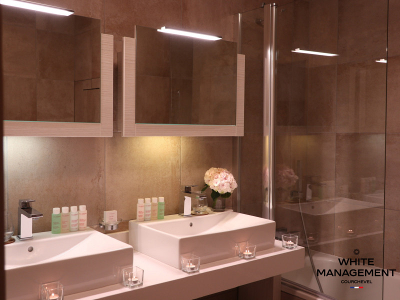 _lv_images__lot_0000000010_09_722349