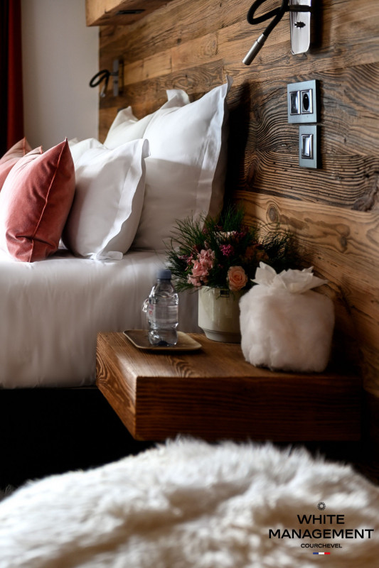 _lv_images__lot_0000000012_11_1716727