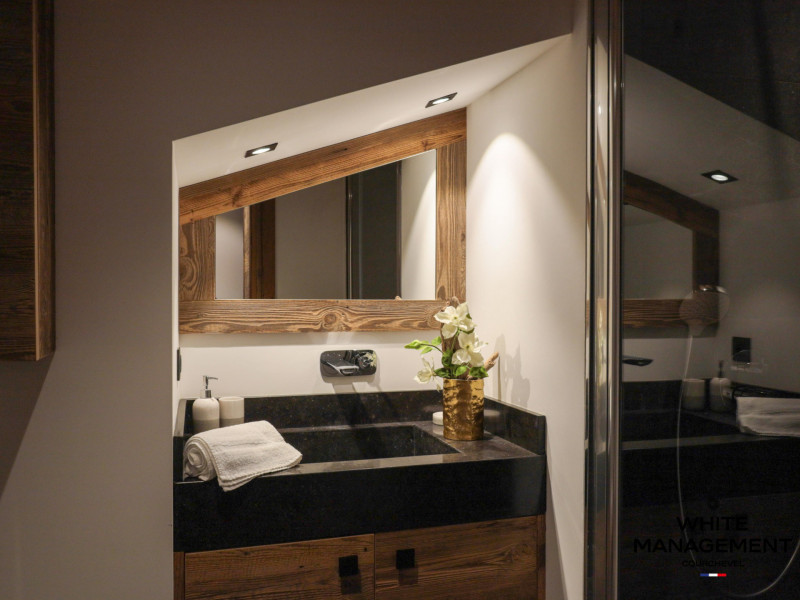 _lv_images__lot_0000000016_11_730288