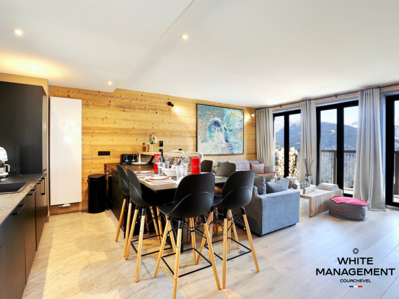 _lv_images__lot_0000000021_02_896635