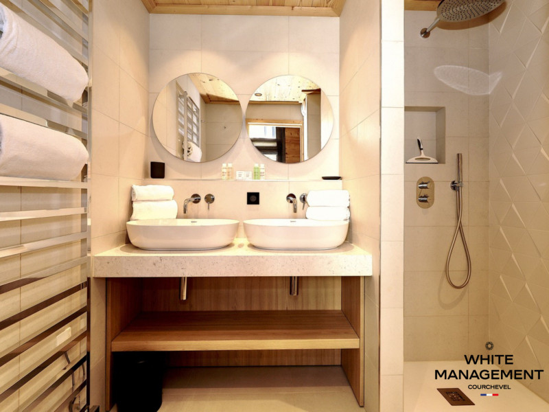 _lv_images__lot_0000000021_09_896642