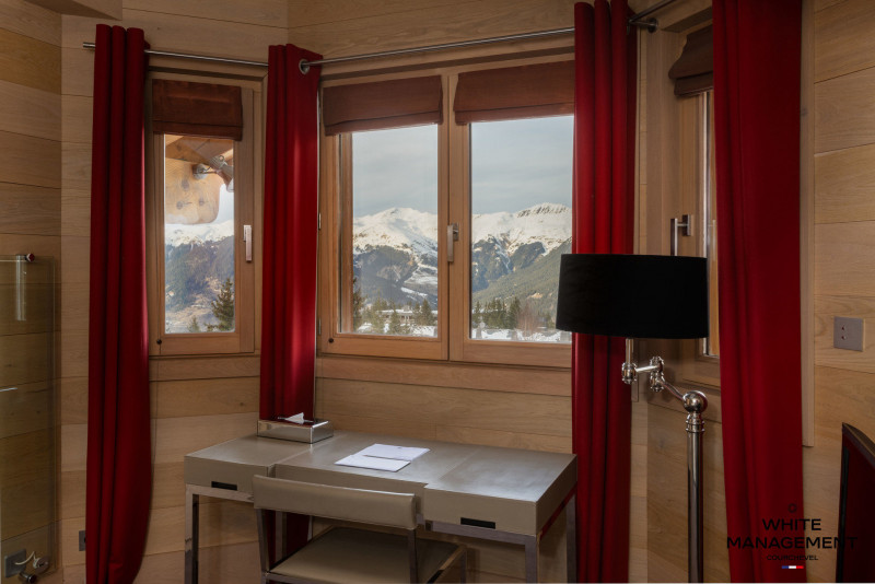 _lv_images__lot_0000000022_02_1132302