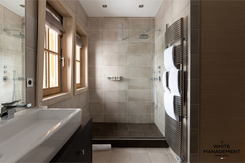 _lv_images__lot_0000000022_05_2752693 _lv_images__lot_0000000022_05_2752693