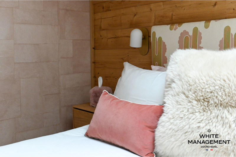 _lv_images__lot_0000000035_06_423777