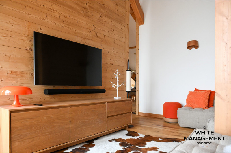 _lv_images__lot_0000000035_07_1271872