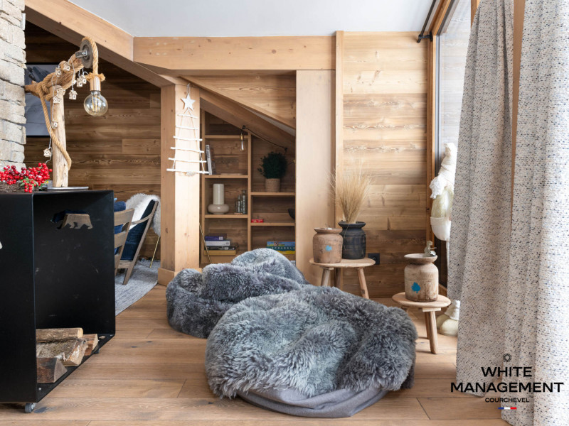 _lv_images__lot_0000000036_03_1716799