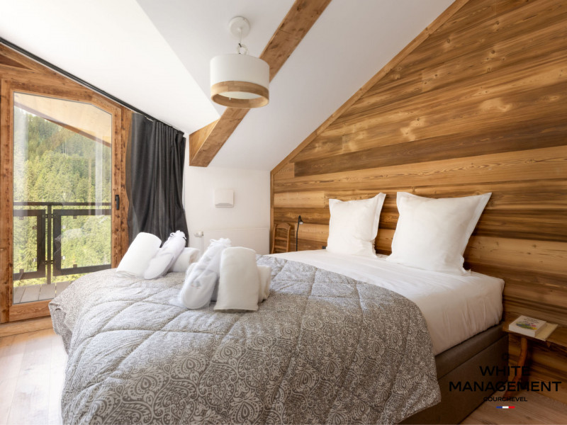 _lv_images__lot_0000000037_12_1708305