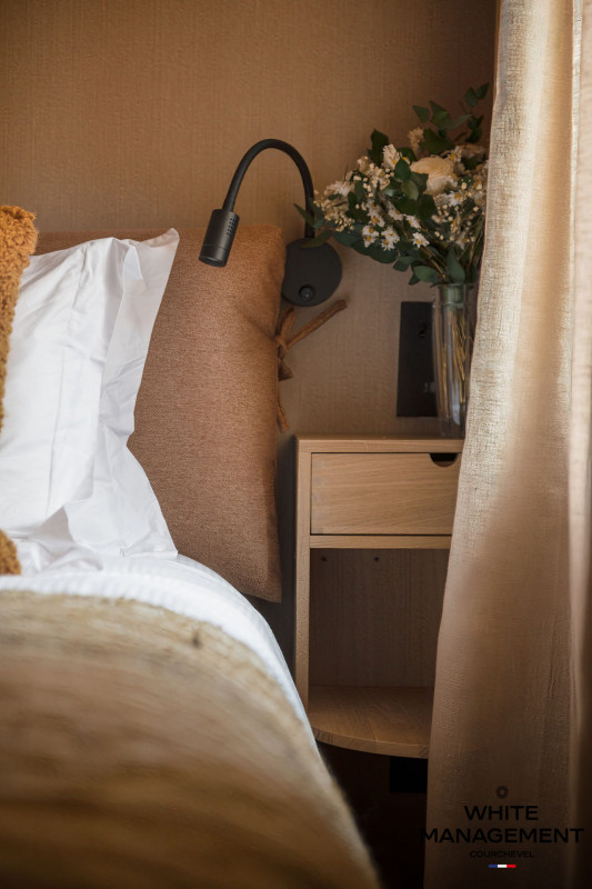 _lv_images__lot_0000000038_10_722334