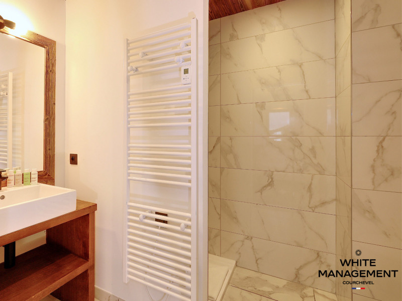 _lv_images__lot_0000000041_13_1717091