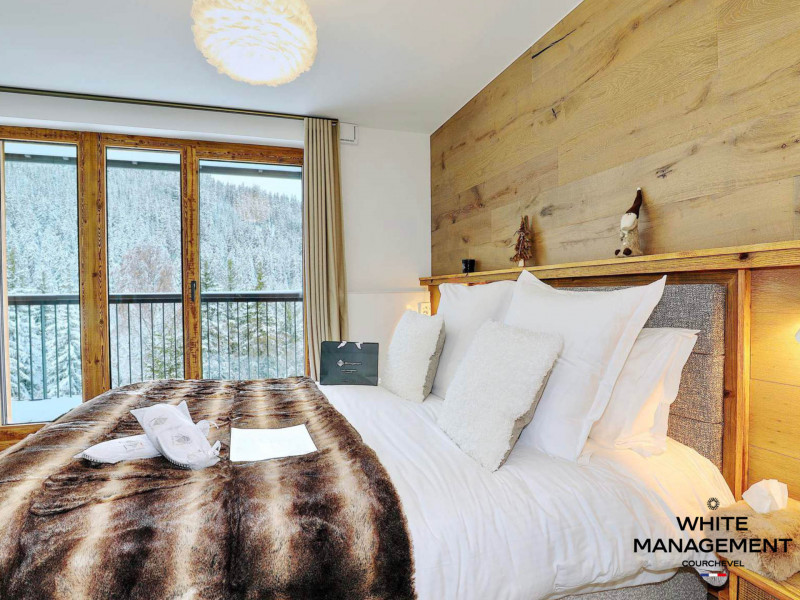 _lv_images__lot_0000000043_09_1563669