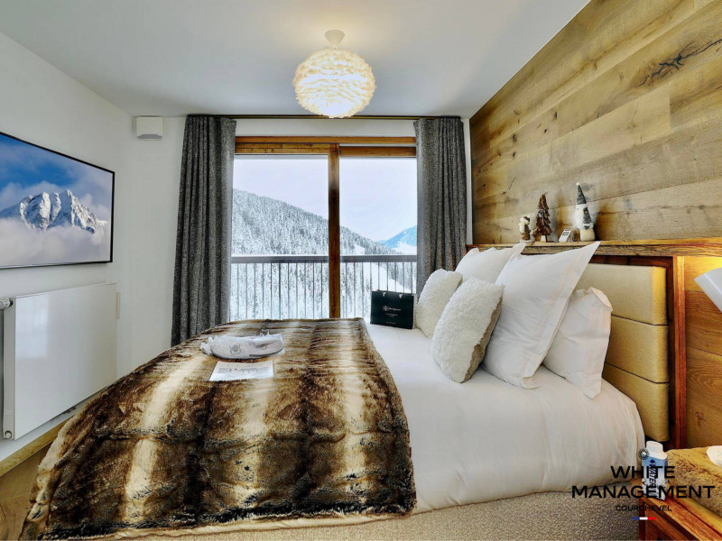 _lv_images__lot_0000000043_10_1357337