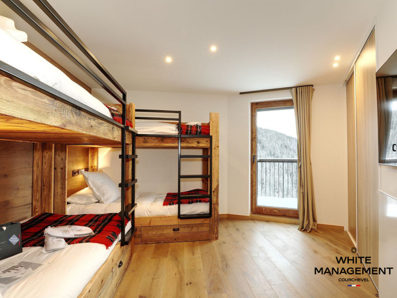 _lv_images__lot_0000000043_11_1563671