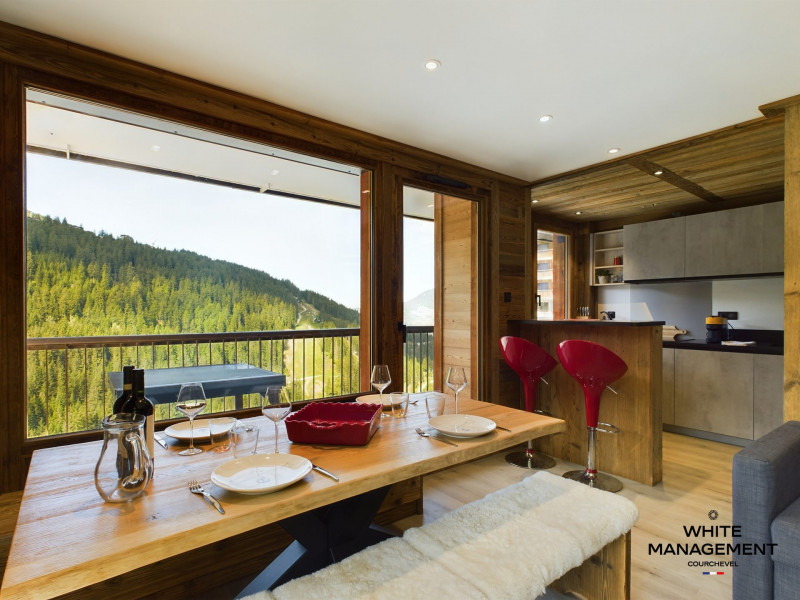 _lv_images__lot_0000000044_01_1640441