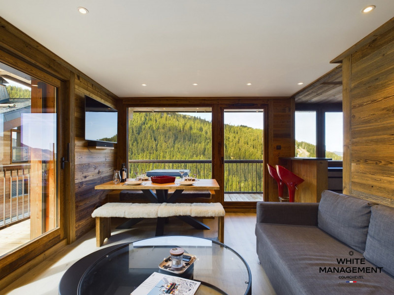 _lv_images__lot_0000000044_05_2573169 _lv_images__lot_0000000044_05_2573169