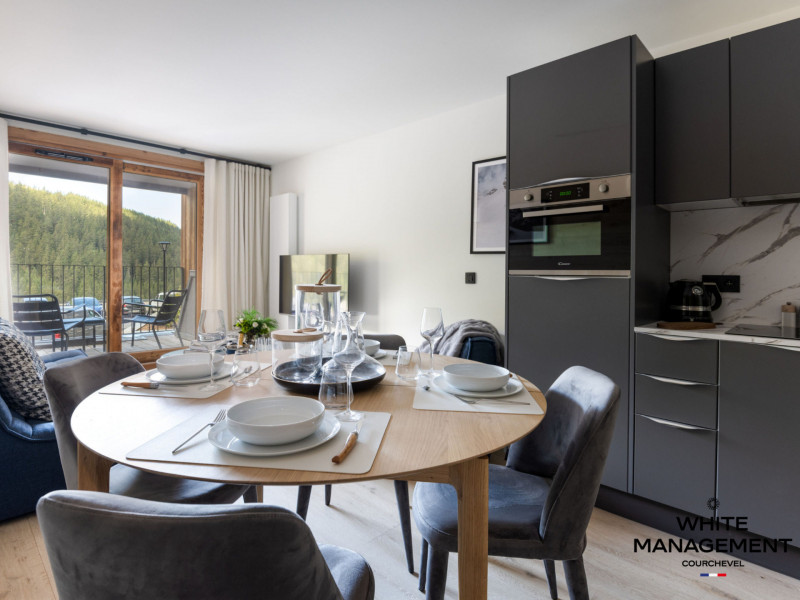 _lv_images__lot_0000000046_06_880845