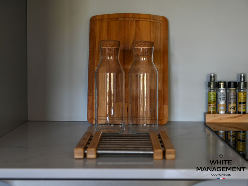 _lv_images__lot_0000000046_08_1734388