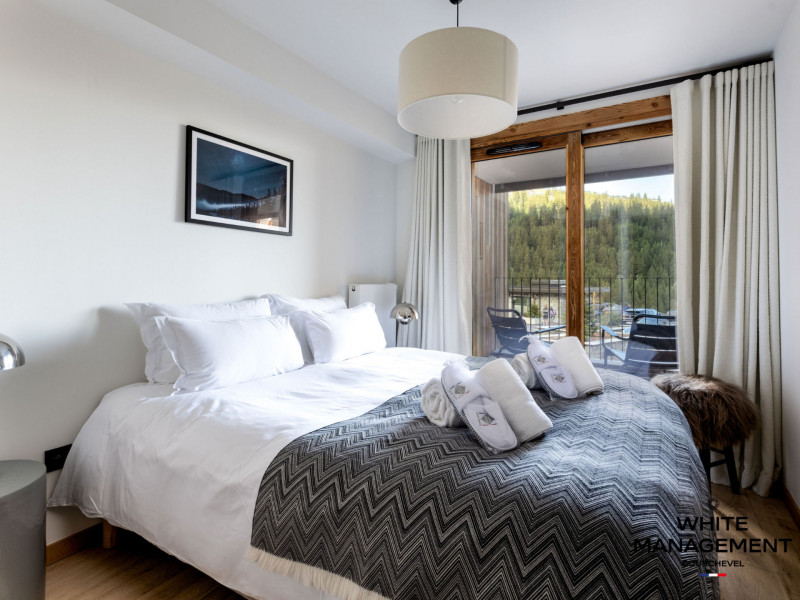 _lv_images__lot_0000000046_09_722687