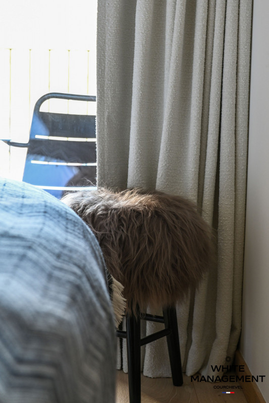 _lv_images__lot_0000000046_10_424268