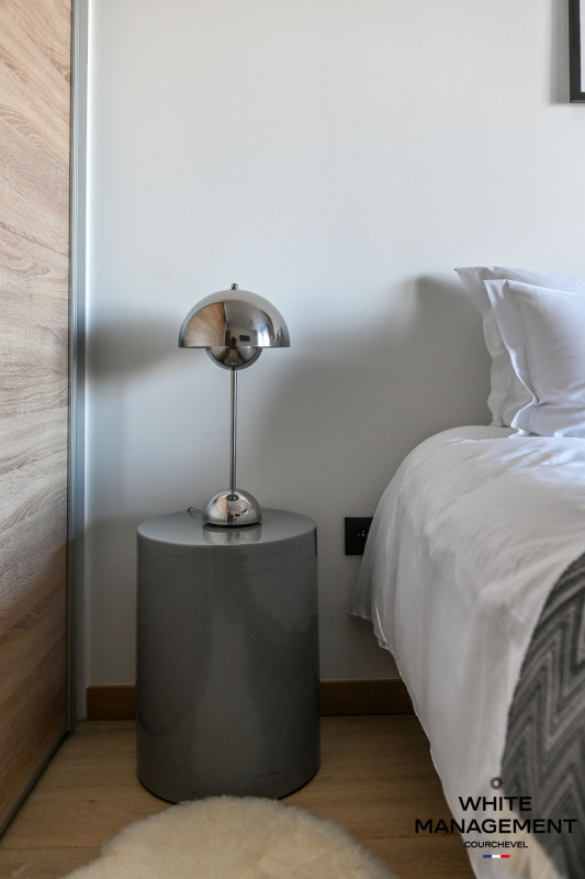 _lv_images__lot_0000000046_12_1623249