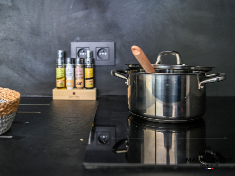 _lv_images__lot_0000000047_09_416843