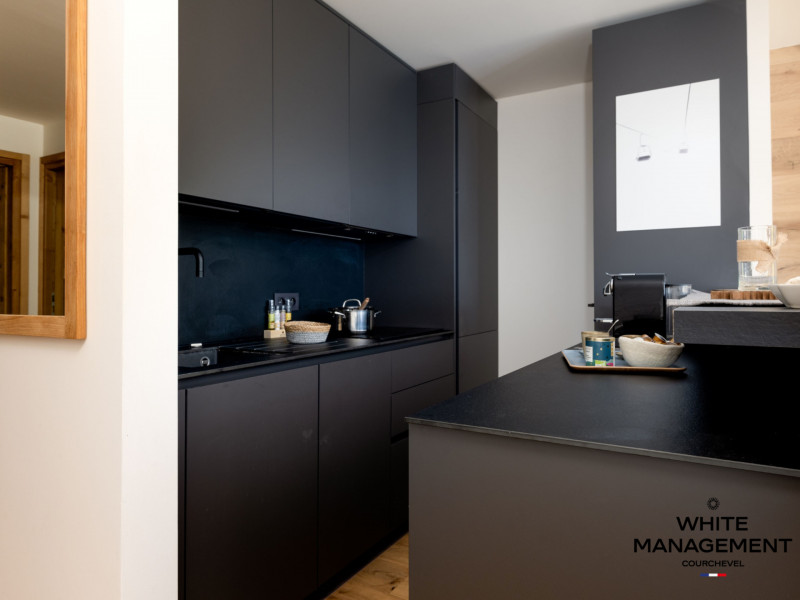 _lv_images__lot_0000000047_10_1597372