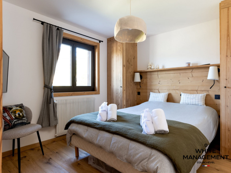 _lv_images__lot_0000000047_11_1623158