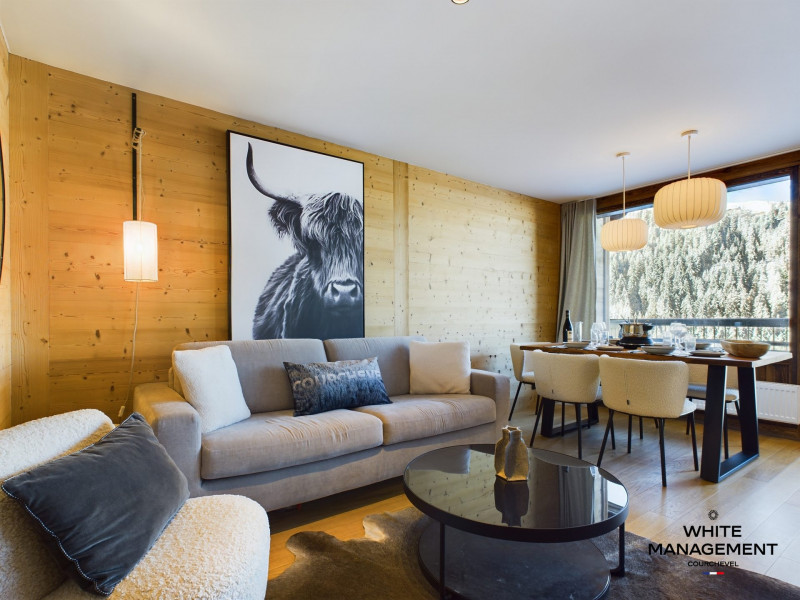 _lv_images__lot_0000000048_01_2573100