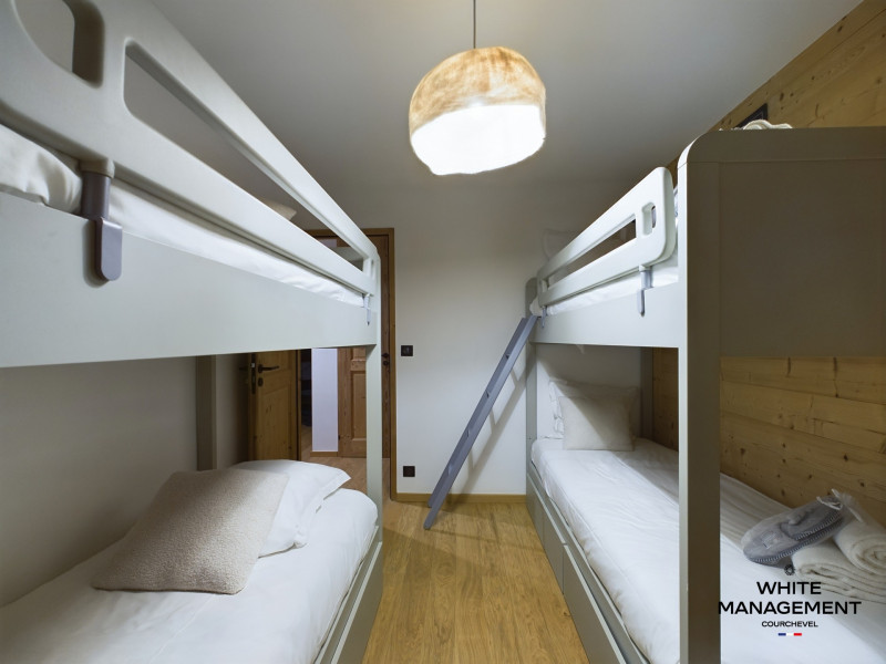 _lv_images__lot_0000000048_12_1197041