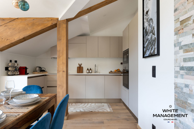 _lv_images__lot_0000000049_06_1196912 _lv_images__lot_0000000049_06_1196912