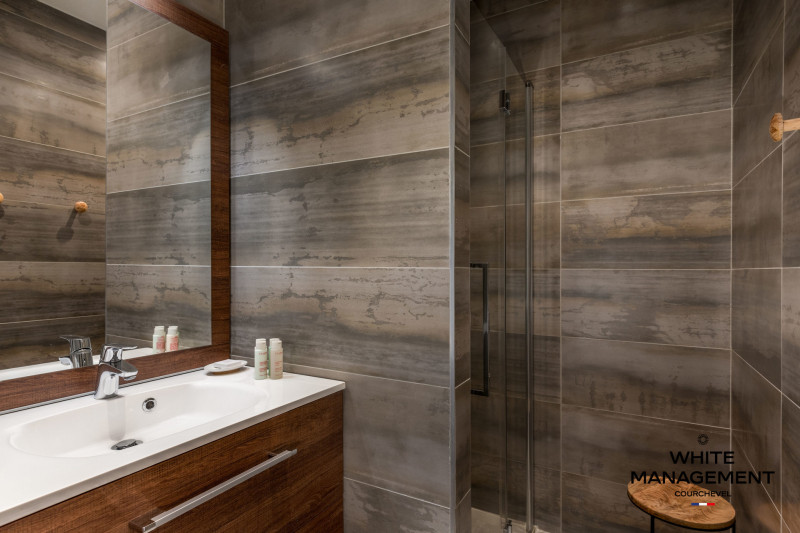 _lv_images__lot_0000000049_14_431309