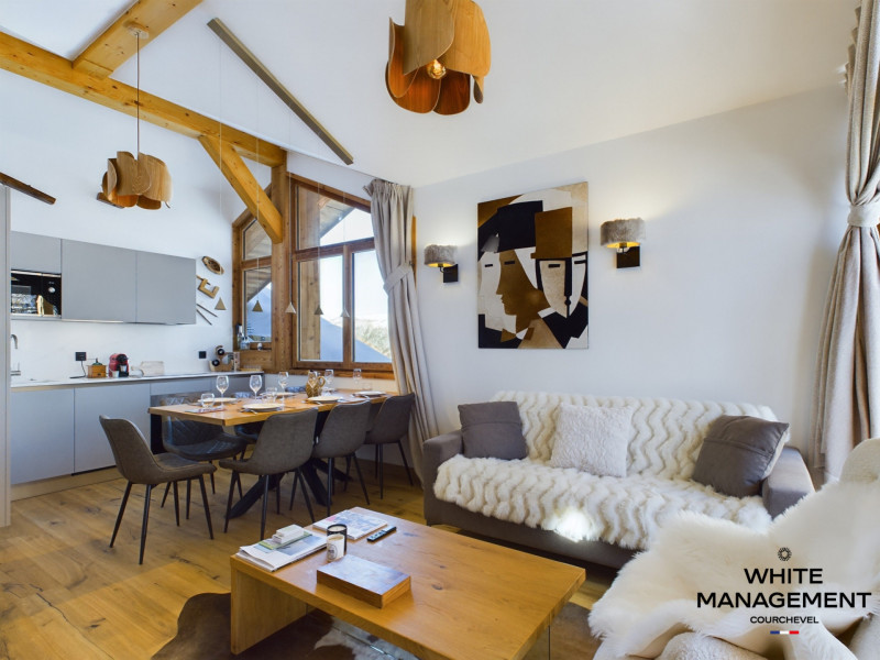 _lv_images__lot_0000000050_03_1357404